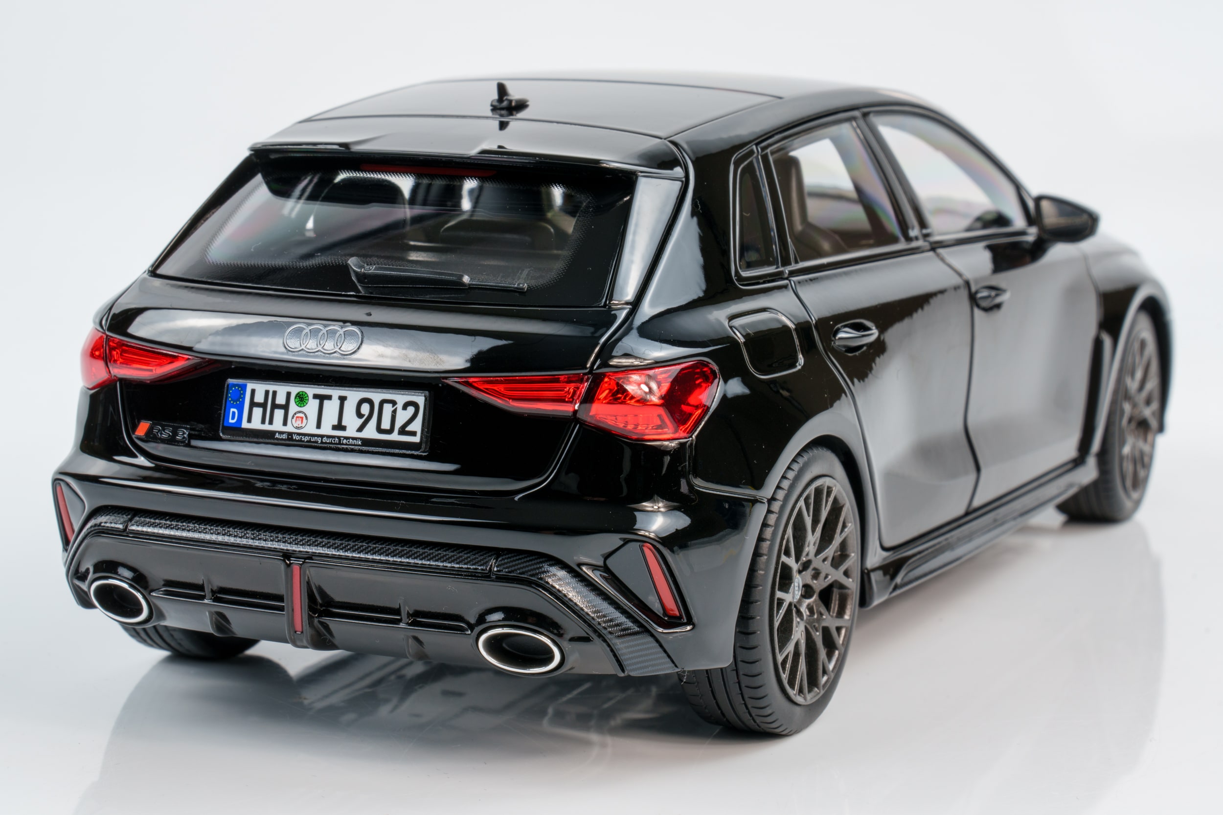 Norev - 1:18 Audi RS3 Hatchback Myth Black 2025 - Diecast Model 11 Norev - 1:18 Audi RS3 Hatchback Myth Black 2025 - Diecast Model