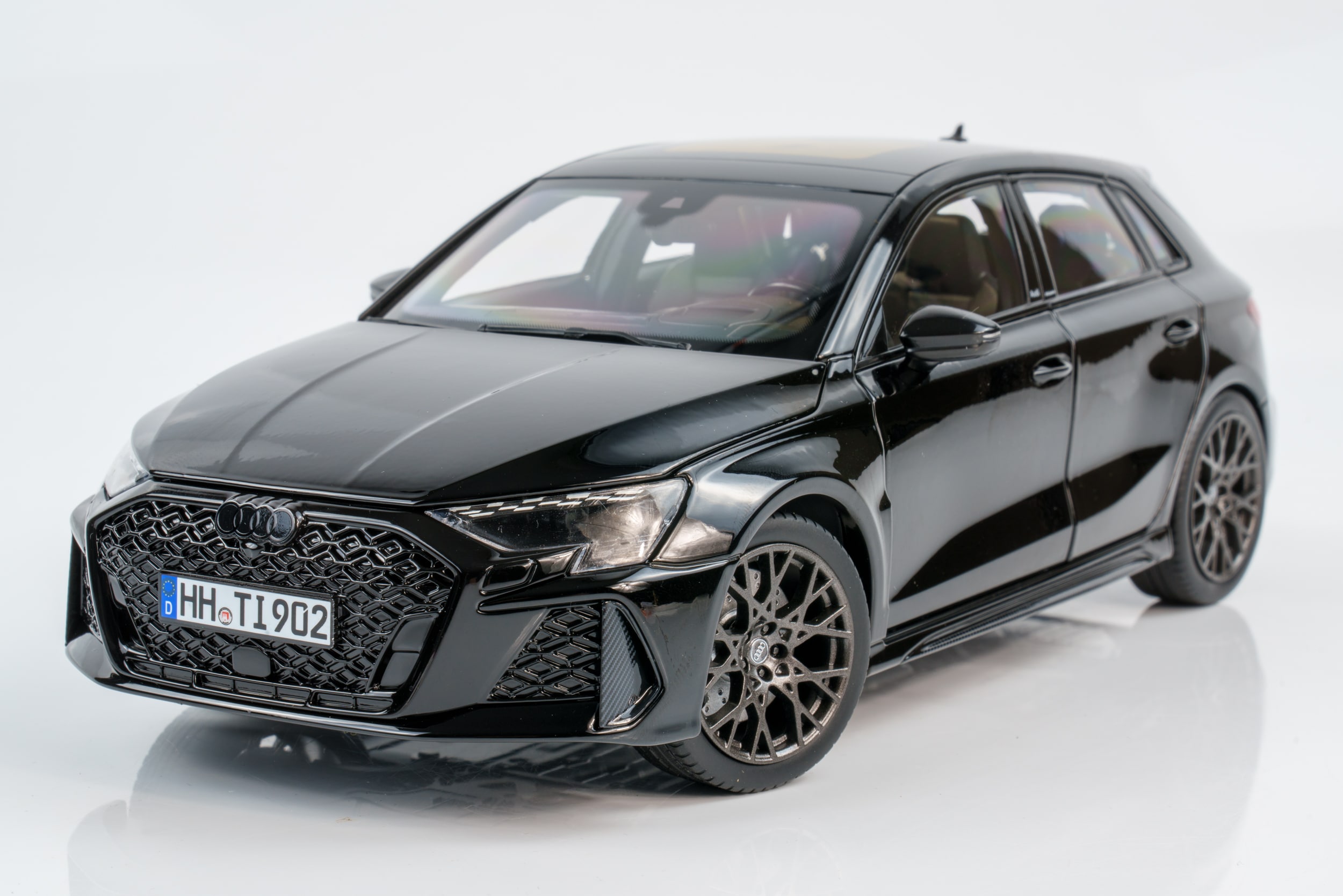 Norev - 1:18 Audi RS3 Hatchback Myth Black 2025 - Diecast Model 10 Norev - 1:18 Audi RS3 Hatchback Myth Black 2025 - Diecast Model