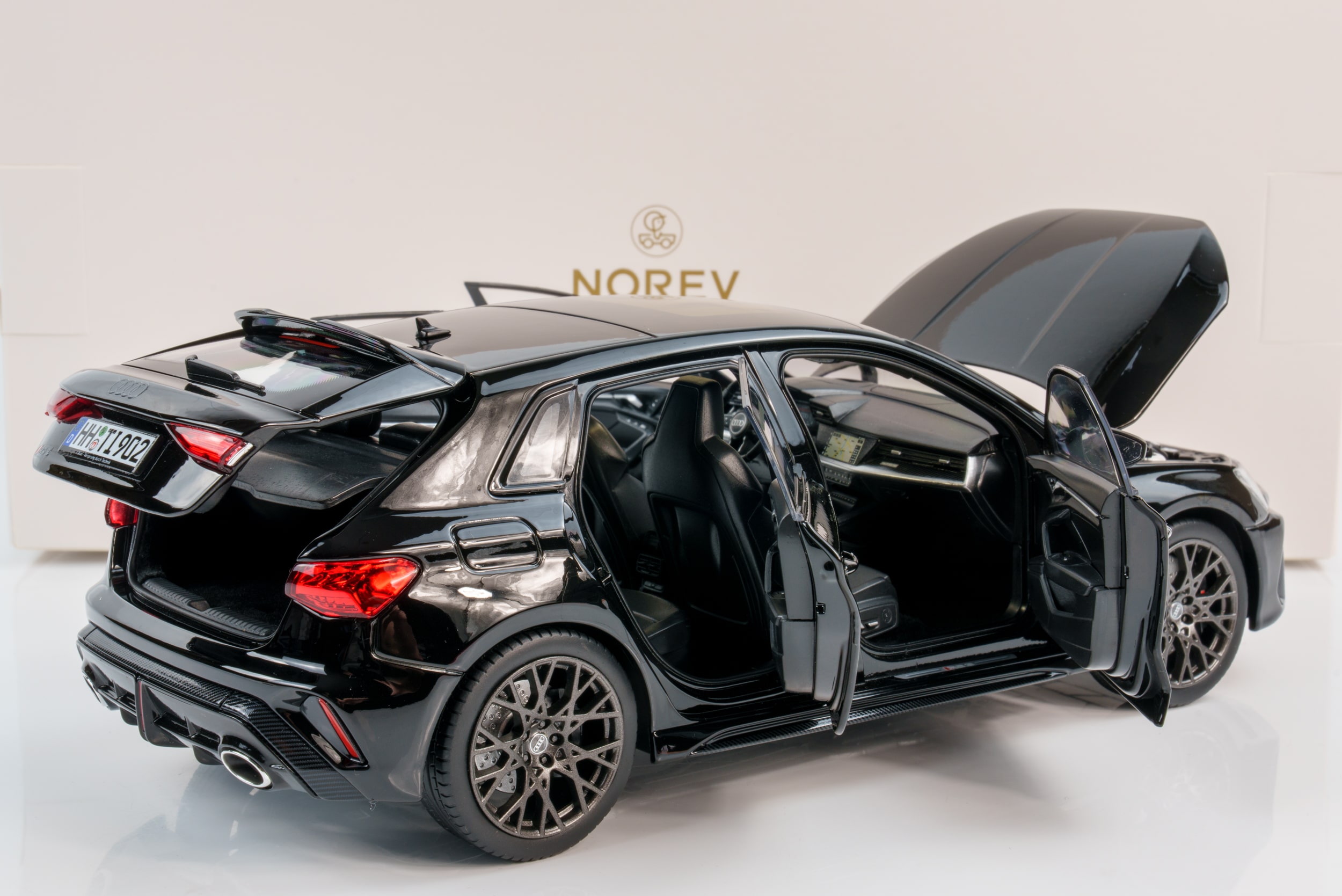 Norev - 1:18 Audi RS3 Hatchback Myth Black 2025 - Diecast Model 4 Norev - 1:18 Audi RS3 Hatchback Myth Black 2025 - Diecast Model
