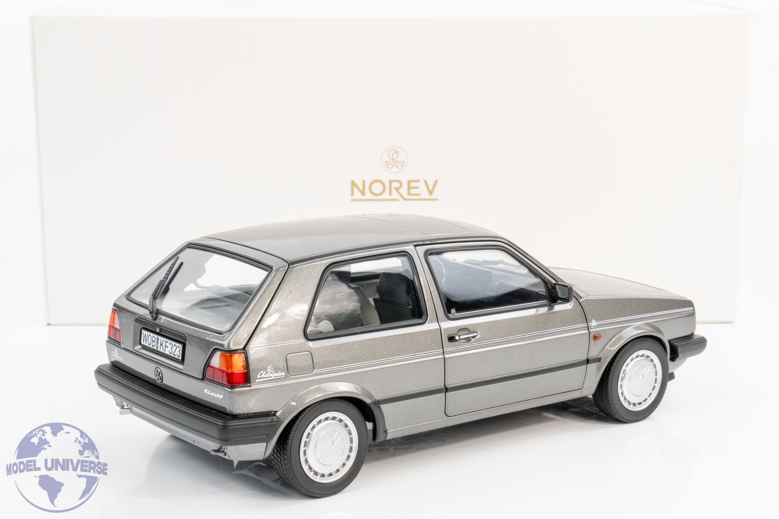 Norev - 1:18 Volkswagen VW Golf II Champion Grey Metallic 1989 - Diecast Model 4 Norev - 1:18 Volkswagen VW Golf II Champion Grey Metallic 1989 - Diecast Model