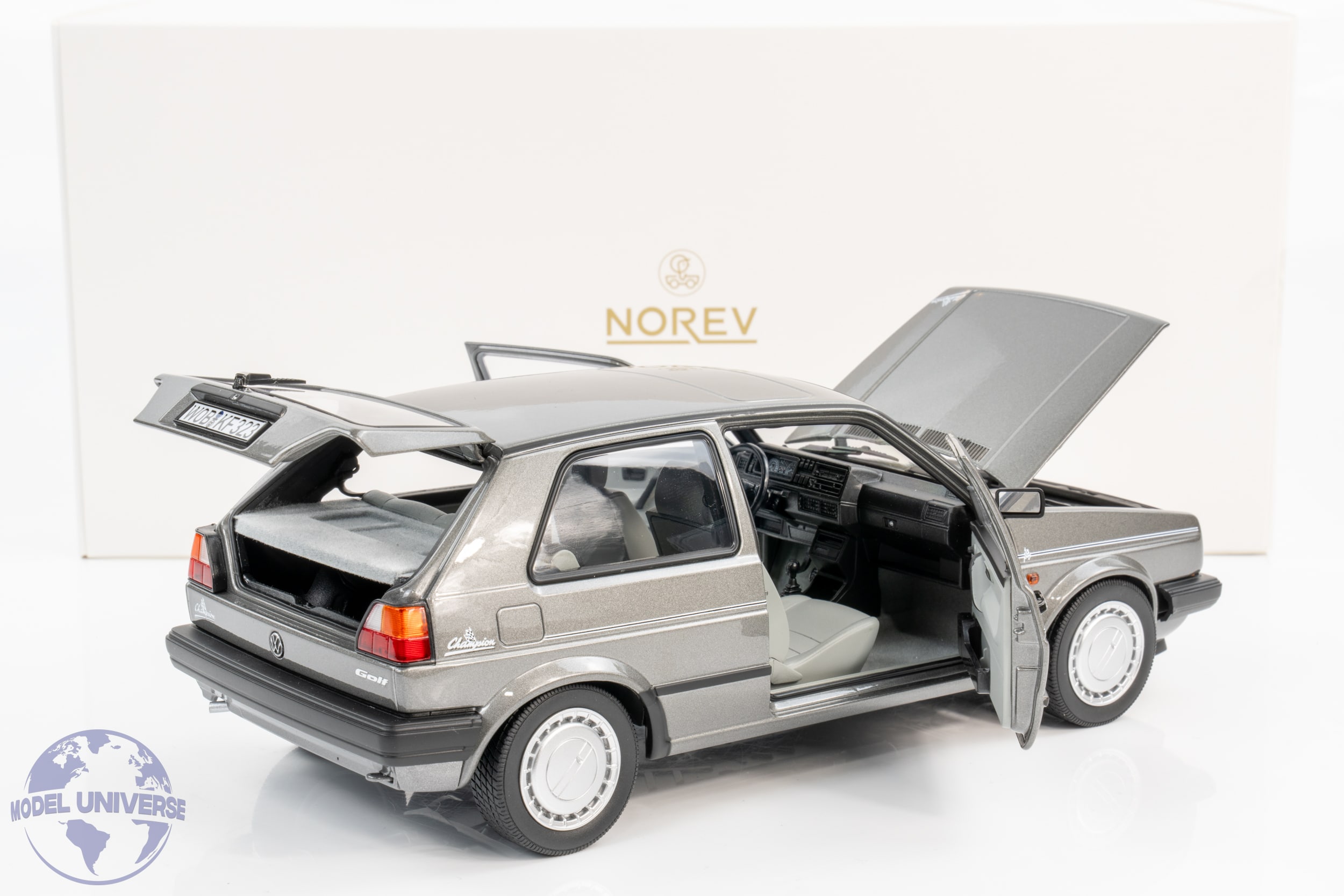 Norev - 1:18 Volkswagen VW Golf II Champion Grey Metallic 1989 - Diecast Model 3 Norev - 1:18 Volkswagen VW Golf II Champion Grey Metallic 1989 - Diecast Model