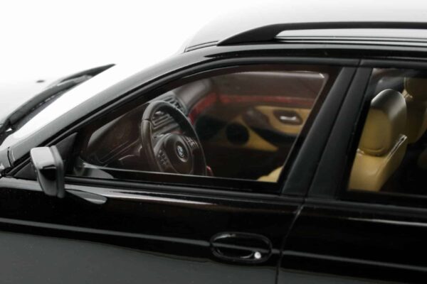 otto mobile - 1:18 bmw e39 540 touring m-pack black 2001