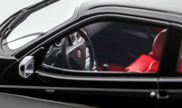 Otto Mobile - 1:18 Alfa Romeo GTV V6 (916) Black 2000