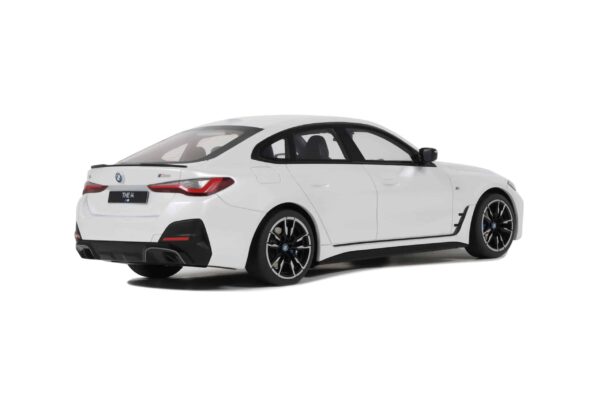 Otto Mobile 1:18 BMW I4 M50 Mineral White Metallic (C6A) 2021 (OT1074) 9 Otto Mobile 1:18 BMW I4 M50 Mineral White Metallic (C6A) 2021 (OT1074)