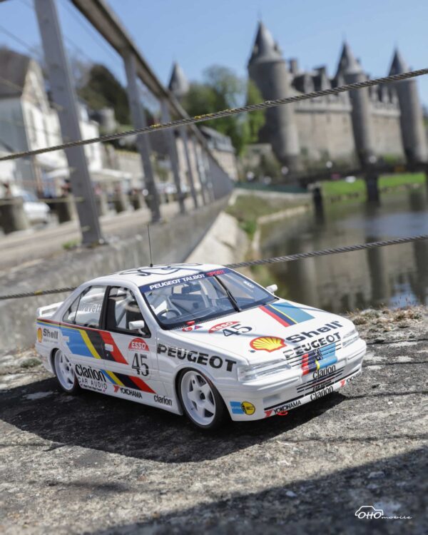 Otto Mobile - 1:18 Peugeot 405 MI16 BTCC R.Gravett 1992 - Limited Edition Resin Model 27 Otto Mobile - 1:18 Peugeot 405 MI16 BTCC R.Gravett 1992 - Limited Edition Resin Model