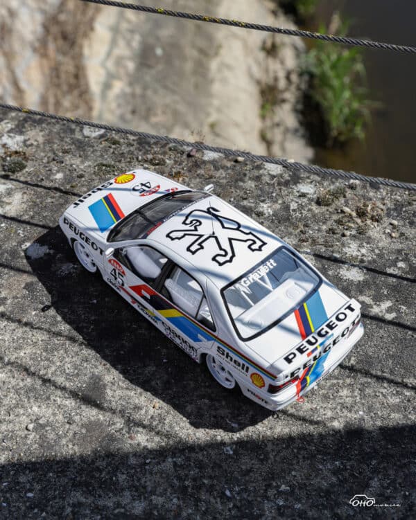 Otto Mobile - 1:18 Peugeot 405 MI16 BTCC R.Gravett 1992 - Limited Edition Resin Model