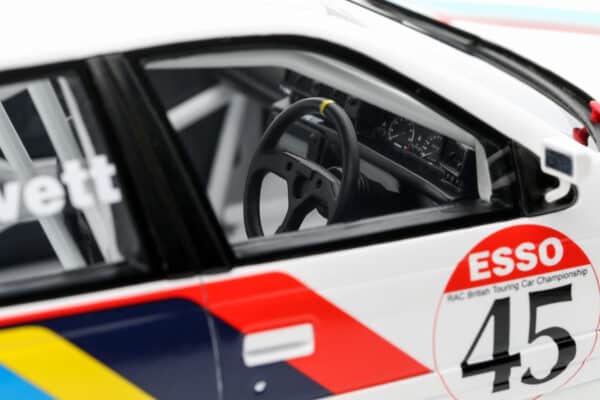 Otto Mobile - 1:18 Peugeot 405 MI16 BTCC R.Gravett 1992 - Limited Edition Resin Model