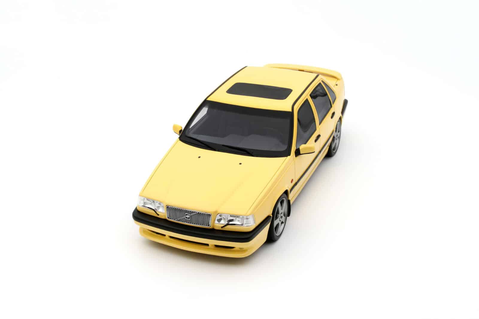 Otto Mobile 1:18 Volvo 850 T-5R Cream Yellow 1996 (OT1222) Limited