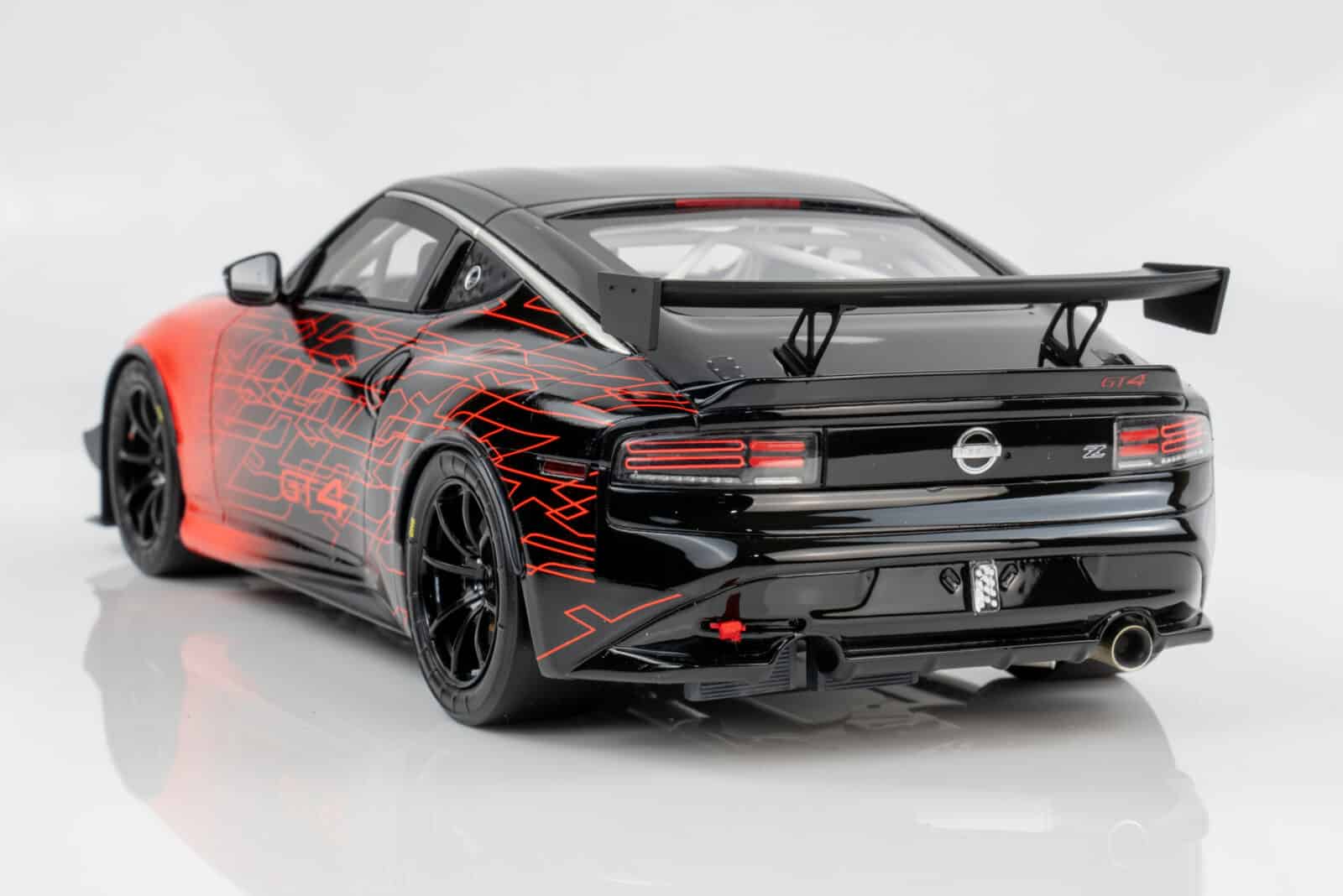 Otto Mobile - 1:18 Nissan Z GT4 Sema Show Red 2022 - Limited