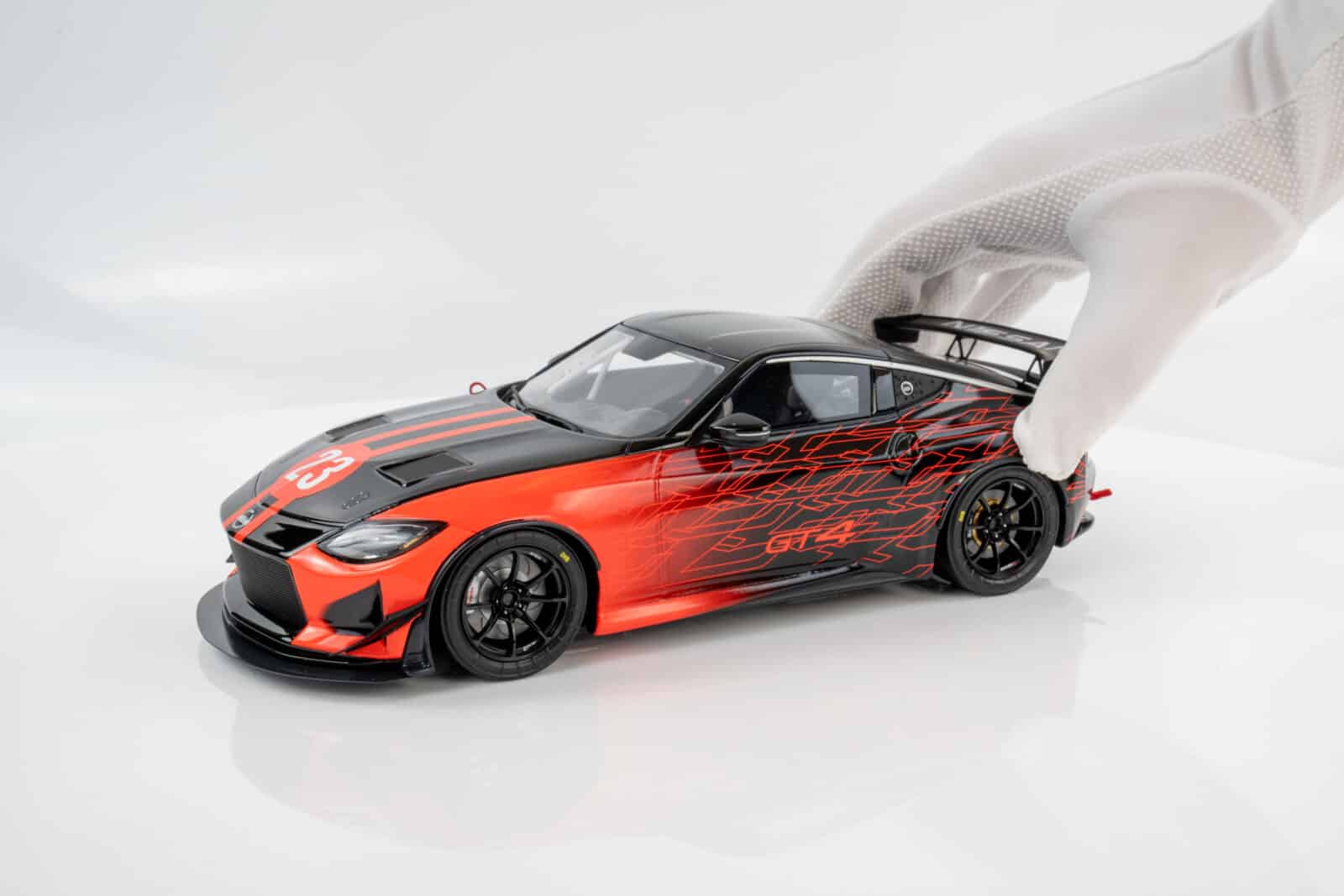 Otto Mobile - 1:18 Nissan Z GT4 Sema Show Red 2022 - Limited