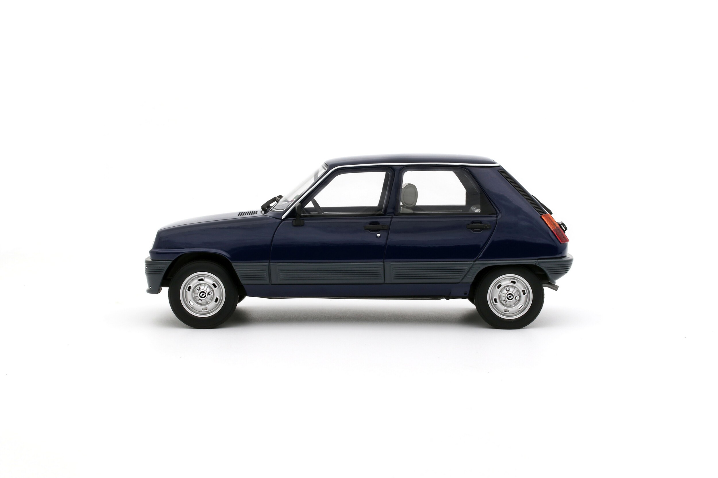 Otto Mobile 1:18 Renault 5 GTL Blue Roi 1984 (OT1259) Limited Edition Resin Model 3 Otto Mobile 1:18 Renault 5 GTL Blue Roi 1984 (OT1259) Limited Edition Resin Model - Image 3