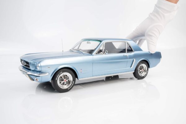 Otto Mobile - 1:12 Ford Mustang Hard Top 1965 Pony Blue - Limited Edition Resin Model 10 Otto Mobile - 1:12 Ford Mustang Hard Top 1965 Pony Blue - Limited Edition Resin Model
