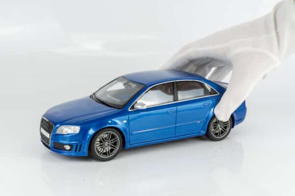 Otto Mobile - 1:18 Audi RS4 B7 Sedan Sprint Blue 2007 (OT1215) - Limited Edition Resin Model 11 Otto Mobile - 1:18 Audi RS4 B7 Sedan Sprint Blue 2007 (OT1215) - Limited Edition Resin Model