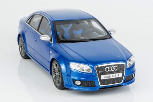Otto Mobile - 1:18 Audi RS4 B7 Sedan Sprint Blue 2007 (OT1215) - Limited Edition Resin Model 12 Otto Mobile - 1:18 Audi RS4 B7 Sedan Sprint Blue 2007 (OT1215) - Limited Edition Resin Model