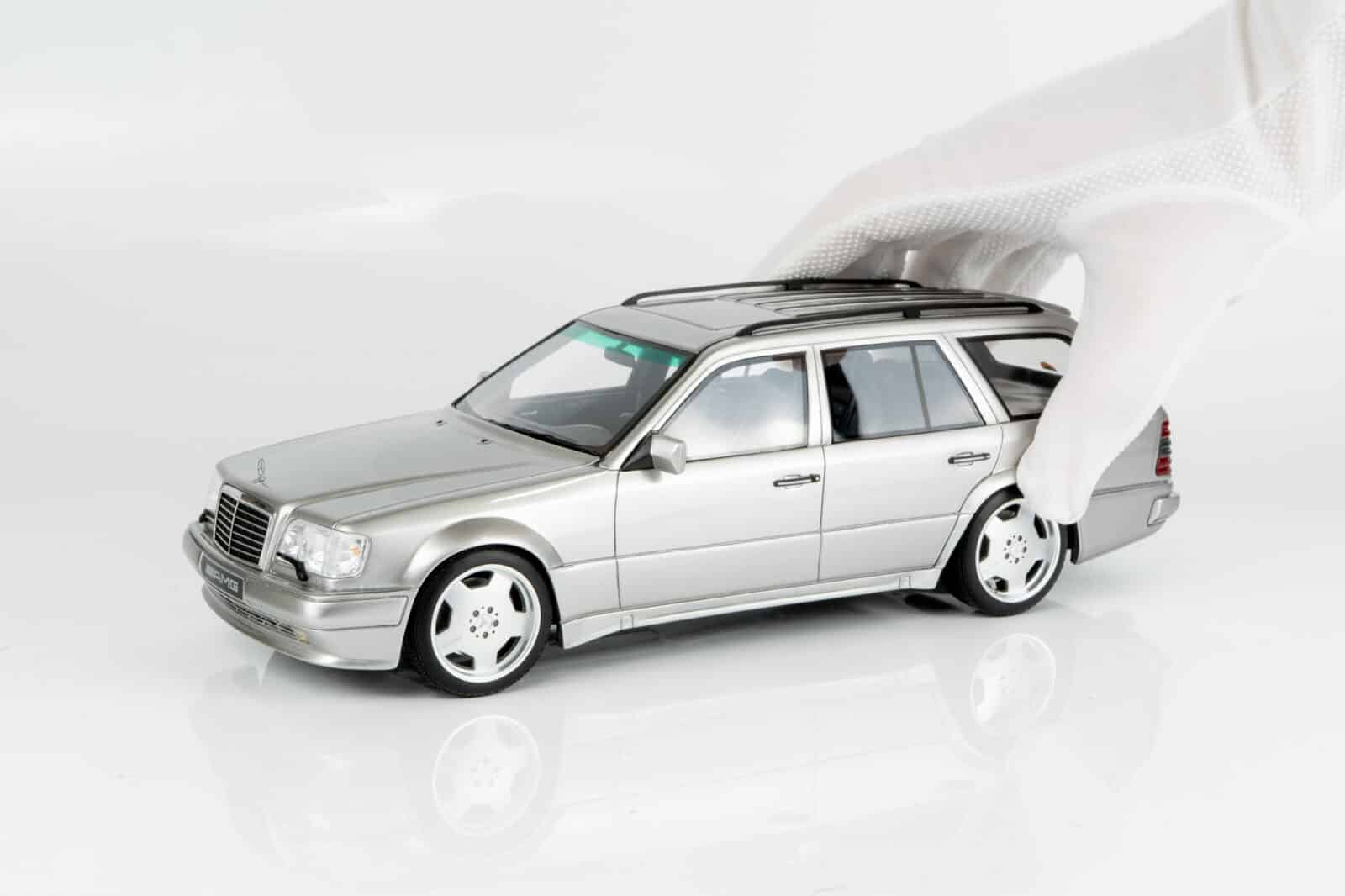 OTTO Mercedes-Benz W124 1/18 E60 AMG W124 AMG E500 Group MCG18341 »