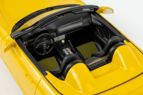 Otto Mobile - 1:18 Honda S2000 CR New Indy Yellow Pearl (OT1231) Limited Edition Resin Model 12 Otto Mobile - 1:18 Honda S2000 CR New Indy Yellow Pearl (OT1231) Limited Edition Resin Model