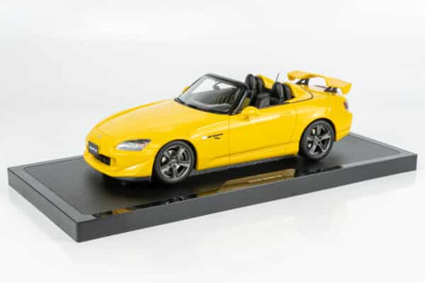 Otto Mobile - 1:18 Honda S2000 CR New Indy Yellow Pearl (OT1231) Limited Edition Resin Model 11 Otto Mobile - 1:18 Honda S2000 CR New Indy Yellow Pearl (OT1231) Limited Edition Resin Model