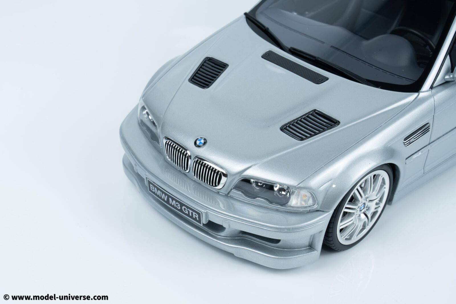 おもちゃ 【新品】ミニカー 1/18 BMW E46 M3 GTR ストリート 2001
