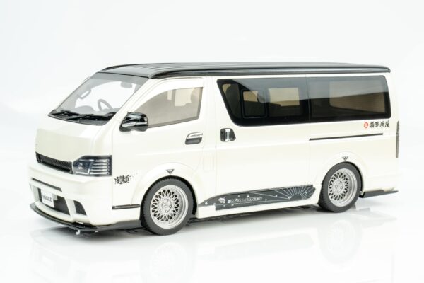 Otto Mobile - 1:18 Toyota Hiace Super GL Custom 2008 Pearl White - Limited Edition Resin Model 10 Otto Mobile - 1:18 Toyota Hiace Super GL Custom 2008 Pearl White - Limited Edition Resin Model