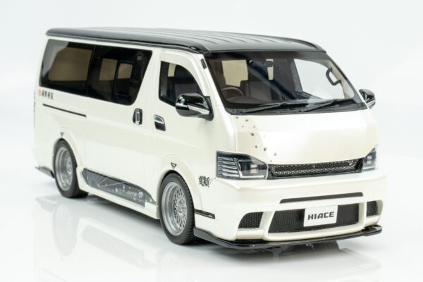 Otto Mobile - 1:18 Toyota Hiace Super GL Custom 2008 Pearl White - Limited Edition Resin Model 12 Otto Mobile - 1:18 Toyota Hiace Super GL Custom 2008 Pearl White - Limited Edition Resin Model