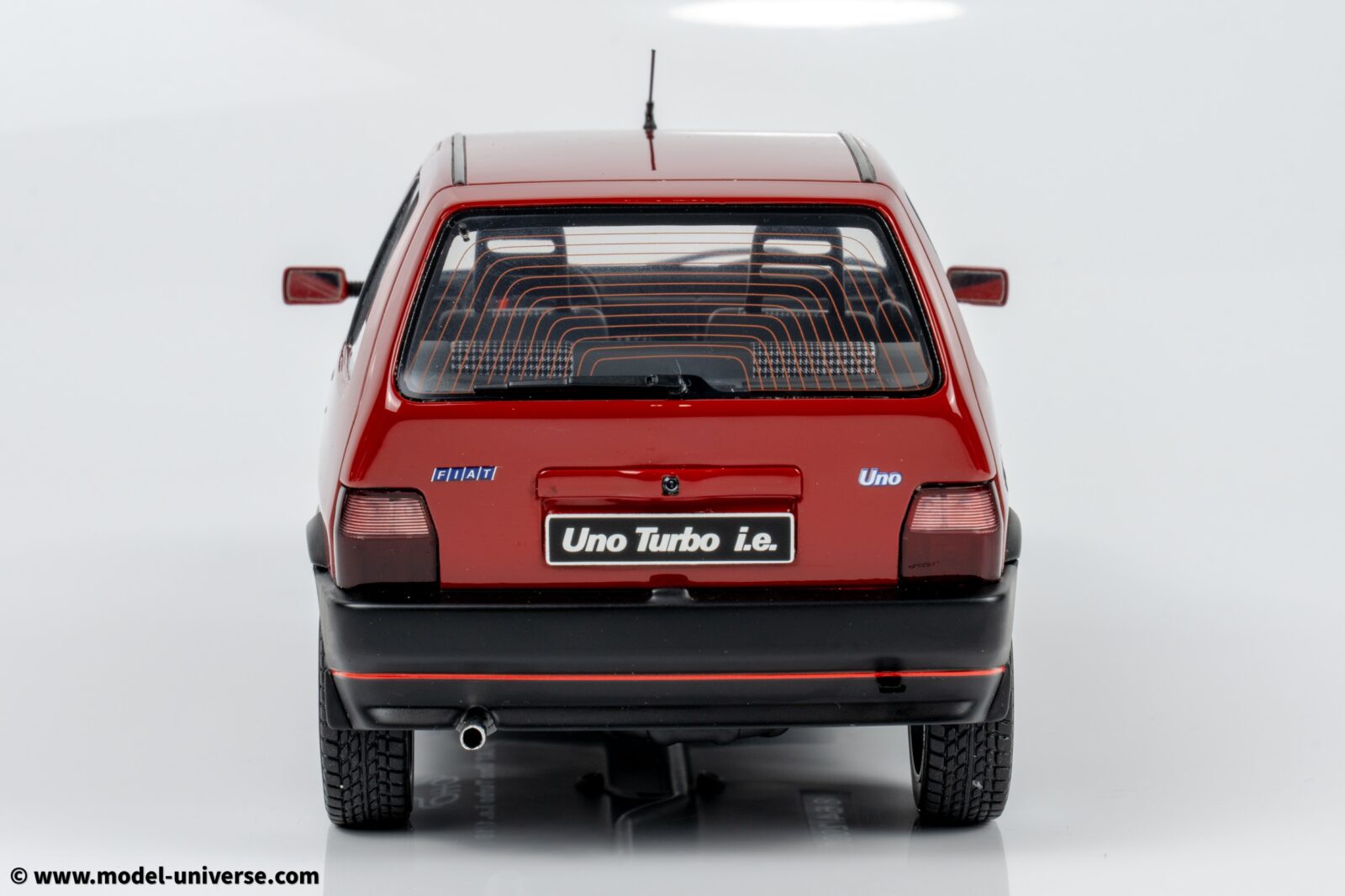 Otto Mobile - 1:18 Fiat Uno Turbo i.e Racing Red 1990 - Limited