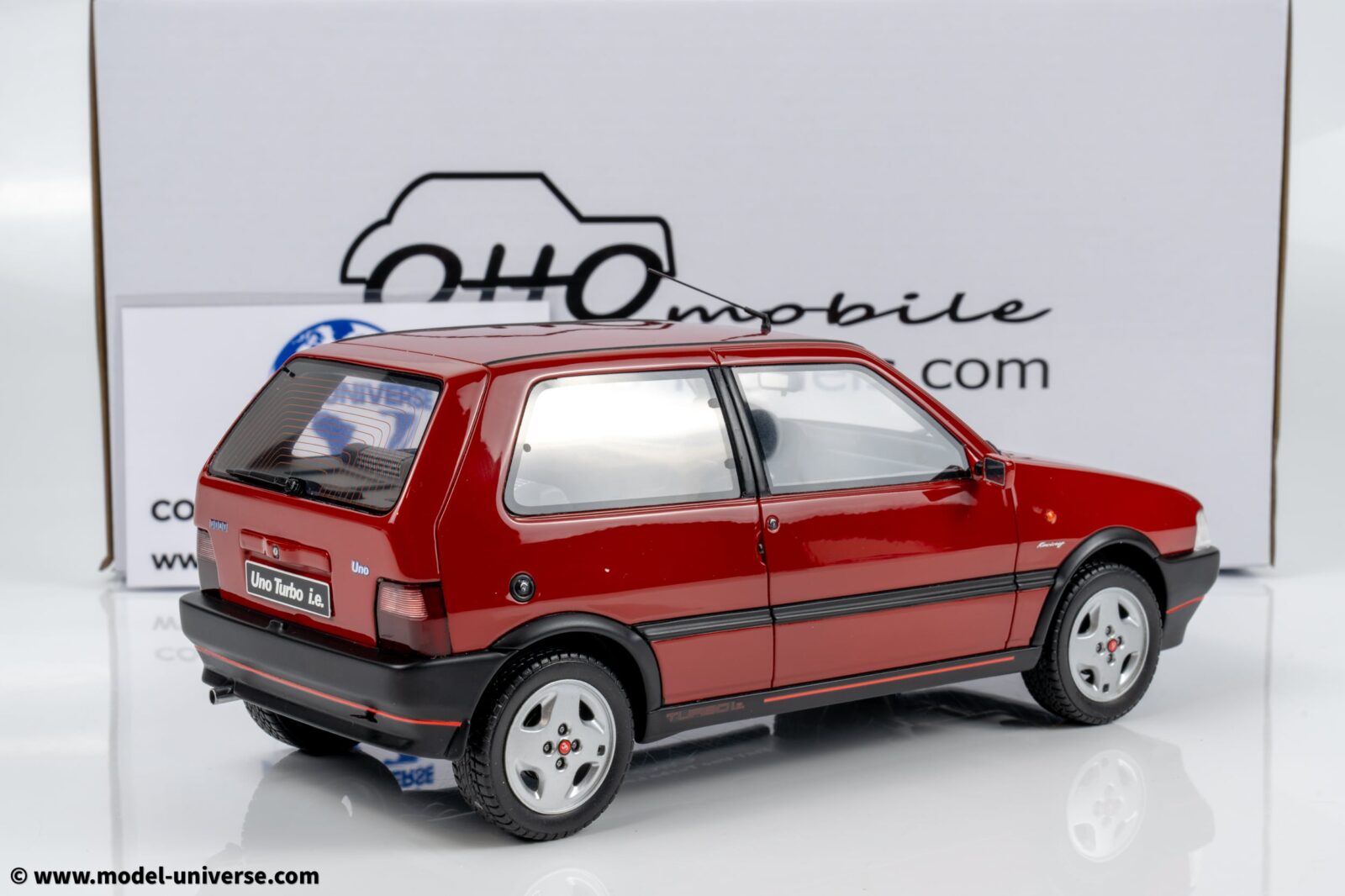 Otto Mobile - 1:18 Fiat Uno Turbo i.e Racing Red 1990 - Limited