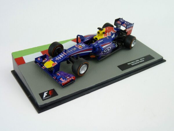 1:43 Red Bull RB9 #1 Sebastian Vettel 2013 F1