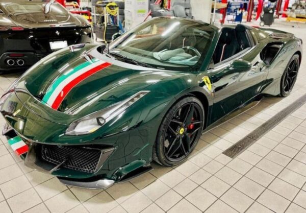 BBR 1:18 Ferrari 488 Pista Spider Verde British with Italian Flag (P18162O1) Limited Edition Resin Model