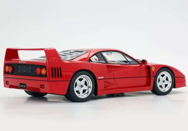 BBR - 1:18 Ferrari F40 1987 Rosso Corsa Ex Nigel Mansell - Limited Edition Resin Model (With Showcase)
