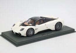 P18223C1 Pagani Utopia Pearl White 4.JPG