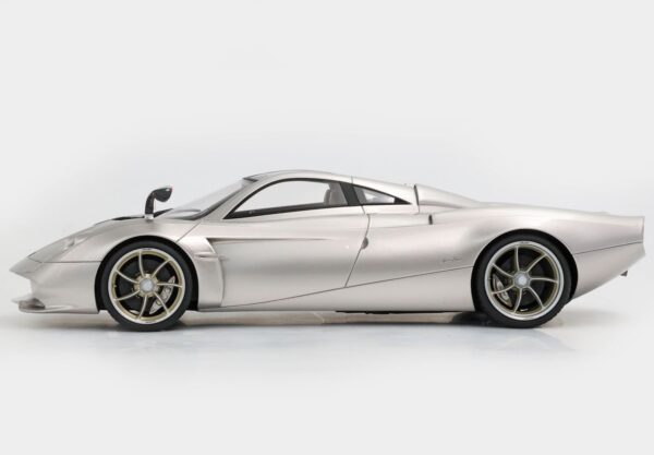 BBR 1:18 Pagani Huayra Codalunga Porsche Gold Bronze Metallic (P18228D-VET) Limited Edition Resin Model with Showcase 19 BBR 1:18 Pagani Huayra Codalunga Porsche Gold Bronze Metallic (P18228D-VET) Limited Edition Resin Model with Showcase