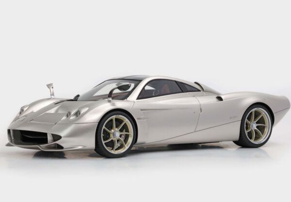 BBR 1:18 Pagani Huayra Codalunga Porsche Gold Bronze Metallic (P18228D-VET) Limited Edition Resin Model with Showcase 17 BBR 1:18 Pagani Huayra Codalunga Porsche Gold Bronze Metallic (P18228D-VET) Limited Edition Resin Model with Showcase