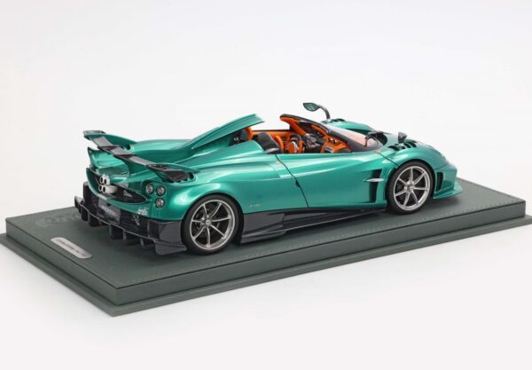 BBR 1:18 Pagani Imola Roadster Verde Rio (P18250A-VET) Limited Edition Resin Model with Showcase 12 BBR 1:18 Pagani Imola Roadster Verde Rio (P18250A-VET) Limited Edition Resin Model with Showcase