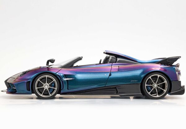 BBR 1:18 Pagani Imola Roadster Chameleon (P18250C) Limited Edition Resin Model 10 BBR 1:18 Pagani Imola Roadster Chameleon (P18250C) Limited Edition Resin Model