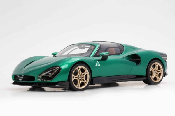 BBR - 1:18 Alfa Romeo 33 Stradale Verde Montreal Green - Limited Edition Resin Model with Showcase 18 BBR - 1:18 Alfa Romeo 33 Stradale Verde Montreal Green - Limited Edition Resin Model with Showcase
