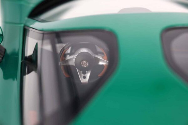 BBR - 1:18 Alfa Romeo 33 Stradale Verde Montreal Green - Limited Edition Resin Model with Showcase 17 BBR - 1:18 Alfa Romeo 33 Stradale Verde Montreal Green - Limited Edition Resin Model with Showcase