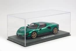 BBR - 1:18 Alfa Romeo 33 Stradale Verde Montreal Green - Limited Edition Resin Model with Showcase