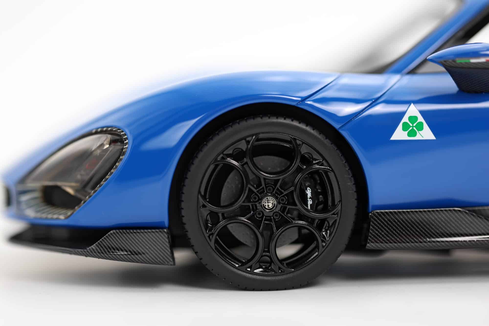 BBR - 1:18 Alfa Romeo 33 Stradale Blue Reale and Black - Limited Edition Resin Model with Showcase 5 BBR - 1:18 Alfa Romeo 33 Stradale Blue Reale and Black - Limited Edition Resin Model with Showcase