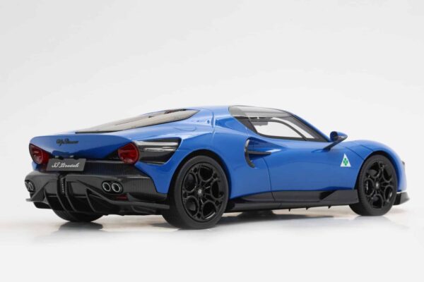 BBR - 1:18 Alfa Romeo 33 Stradale Blue Reale and Black - Limited Edition Resin Model with Showcase 19 BBR - 1:18 Alfa Romeo 33 Stradale Blue Reale and Black - Limited Edition Resin Model with Showcase