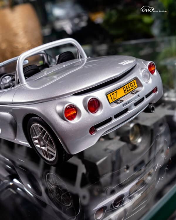 Renault Spider Titan Grey 1999 - 1:18 Scale Limited Edition Resin Model by Otto Mobile