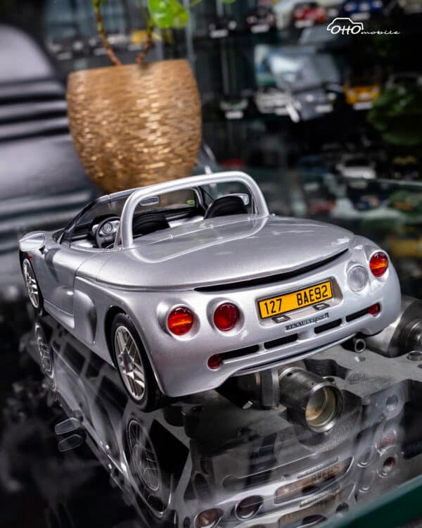 Renault Spider Titan Grey 1999 - 1:18 Scale Limited Edition Resin Model by Otto Mobile