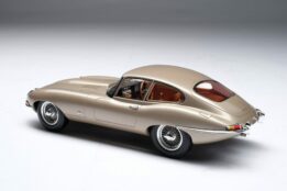 Amalgam Collection Jaguar E-Type Coupe 1:18 scale resin model