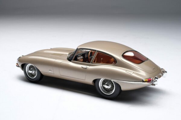 Amalgam Collection Jaguar E-Type Coupe 1:18 scale resin model