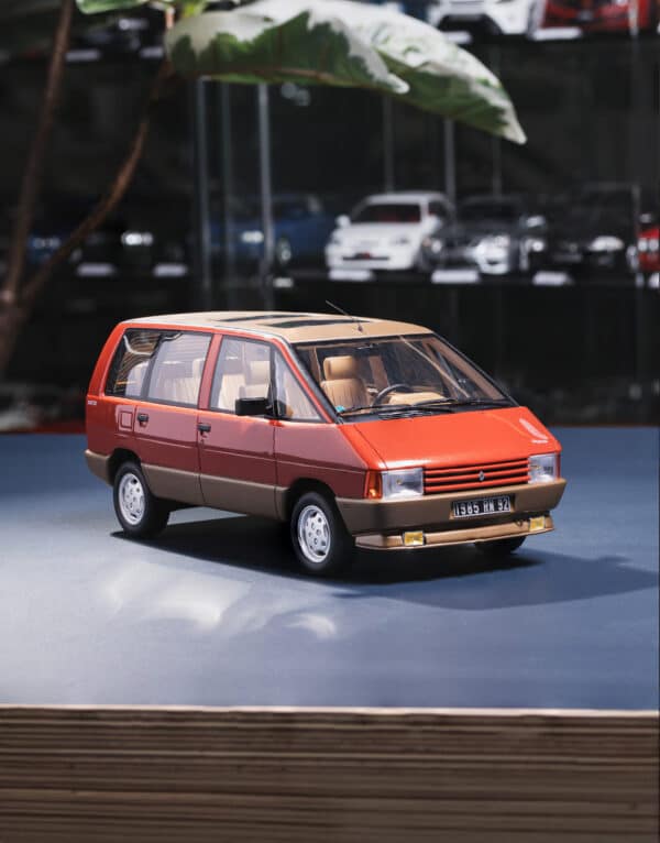 Otto Mobile 1:18 Renault Espace 2000 TSE Red Cornaline 1984 (OT1178) Limited Edition Resin Model 38 Otto Mobile 1:18 Renault Espace 2000 TSE Red Cornaline 1984 (OT1178) Limited Edition Resin Model