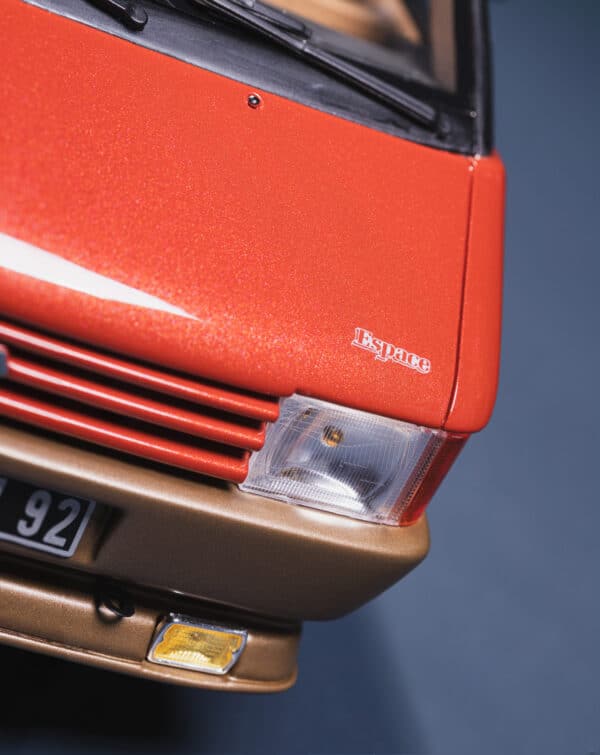 Otto Mobile 1:18 Renault Espace 2000 TSE Red Cornaline 1984 (OT1178) Limited Edition Resin Model 42 Otto Mobile 1:18 Renault Espace 2000 TSE Red Cornaline 1984 (OT1178) Limited Edition Resin Model