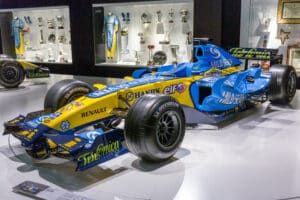 Minichamps 1:18 Renault R25 & R26 Fernando Alonso Cars in Production
