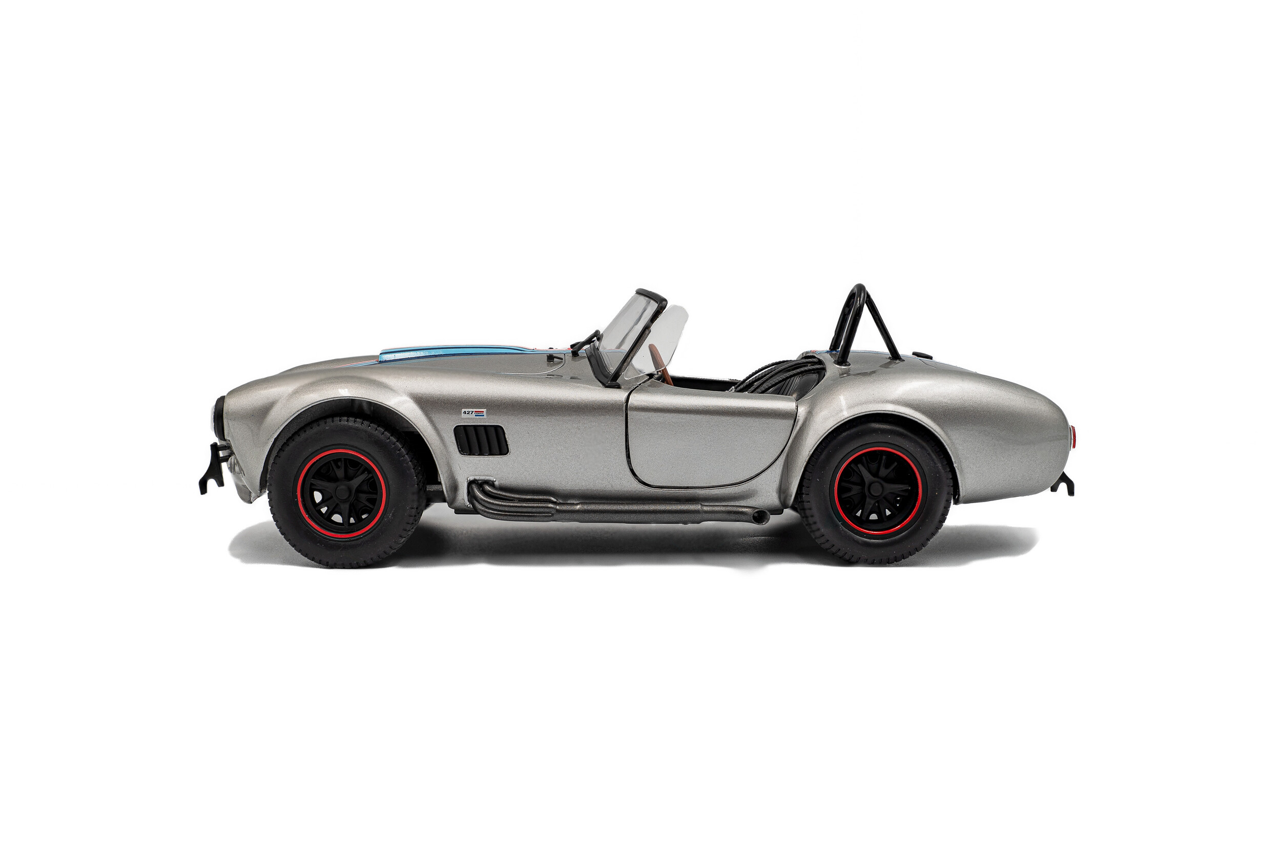 Solido 1:18 Shelby Cobra 427 MKII Solido Works M Racing 1965 Silver (S1804913) Diecast Model 6 Solido 1:18 Shelby Cobra 427 MKII Solido Works M Racing 1965 Silver (S1804913) Diecast Model - Image 6