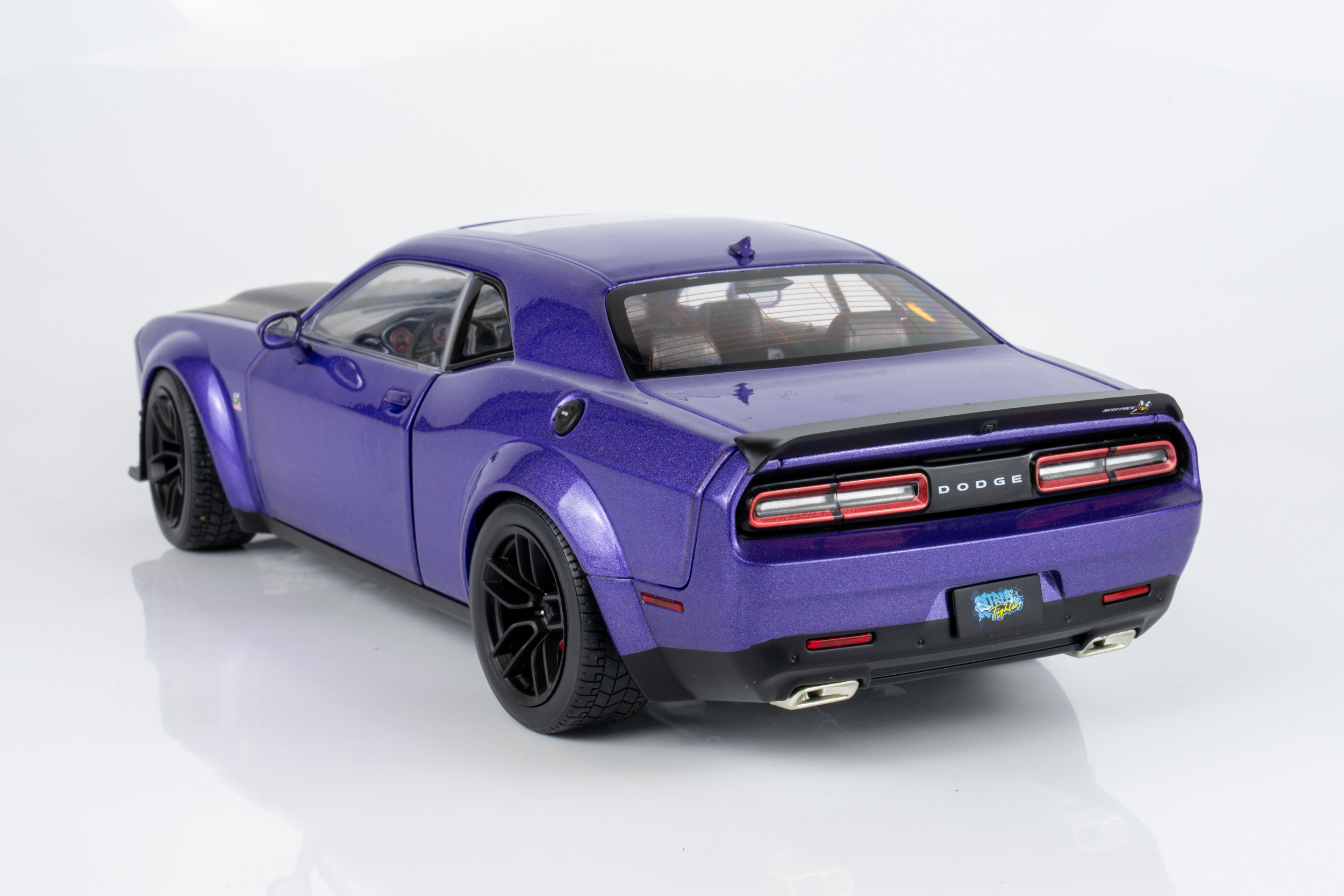 Solido 1:18 Dodge Challenger SRT Hellcat Widebody Purple 2020 (1805714) Diecast Model 6 Solido 1:18 Dodge Challenger SRT Hellcat Widebody Purple 2020 (1805714) Diecast Model - Image 6
