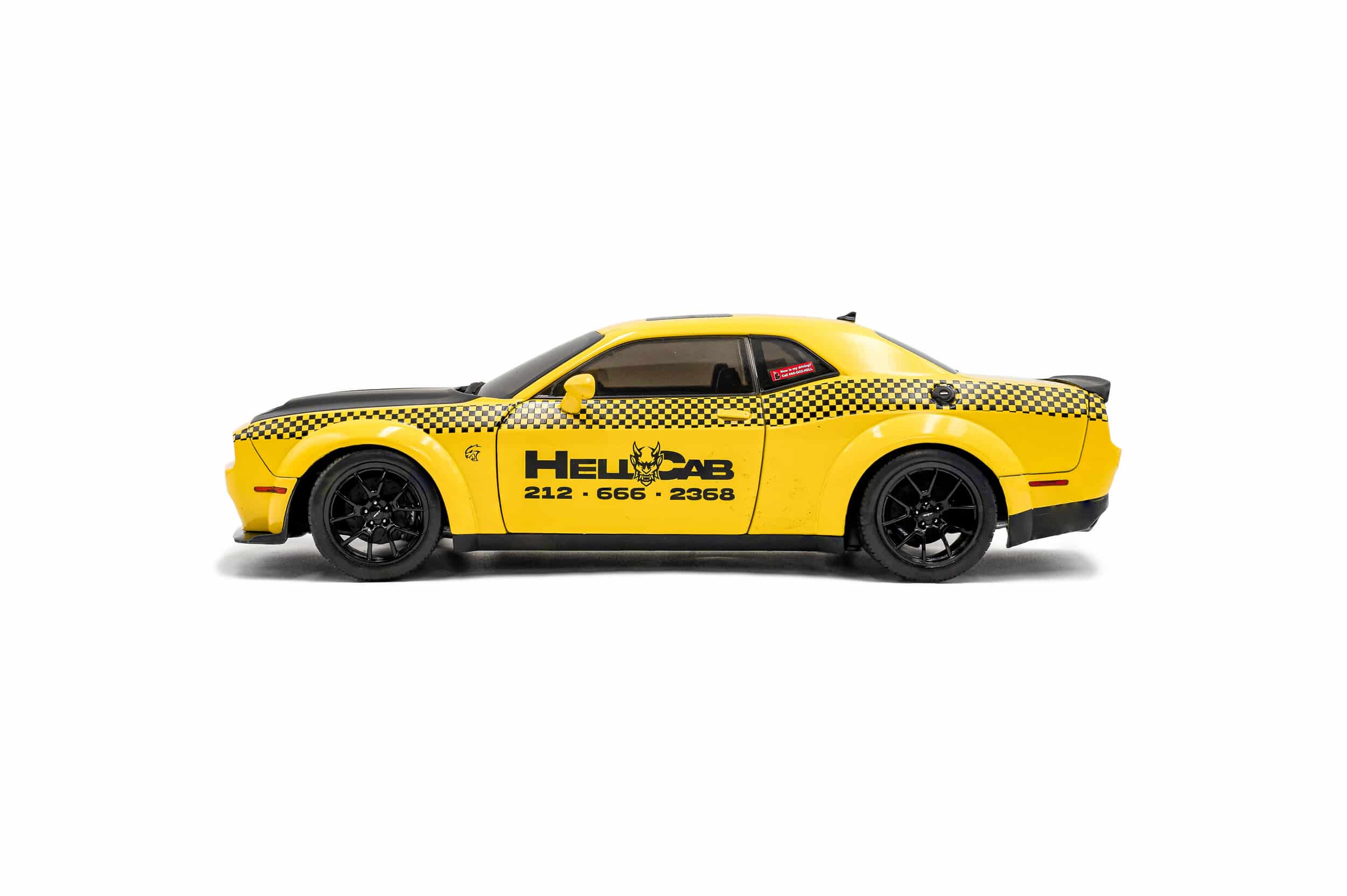 Solido 1:18 Dodge Challenger SRT Hellcat Redeye Widebody NYC Hellcab 2023 Yellow (S1805716) Diecast Model 5 Solido 1:18 Dodge Challenger SRT Hellcat Redeye Widebody NYC Hellcab 2023 Yellow (S1805716) Diecast Model - Image 5