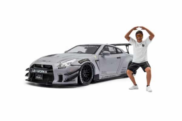 Solido - 1:18 Nissan GT-R (R35) Type 2 Liberty Walk LB Works with Kato San Figure - Limited Edition Diecast Model